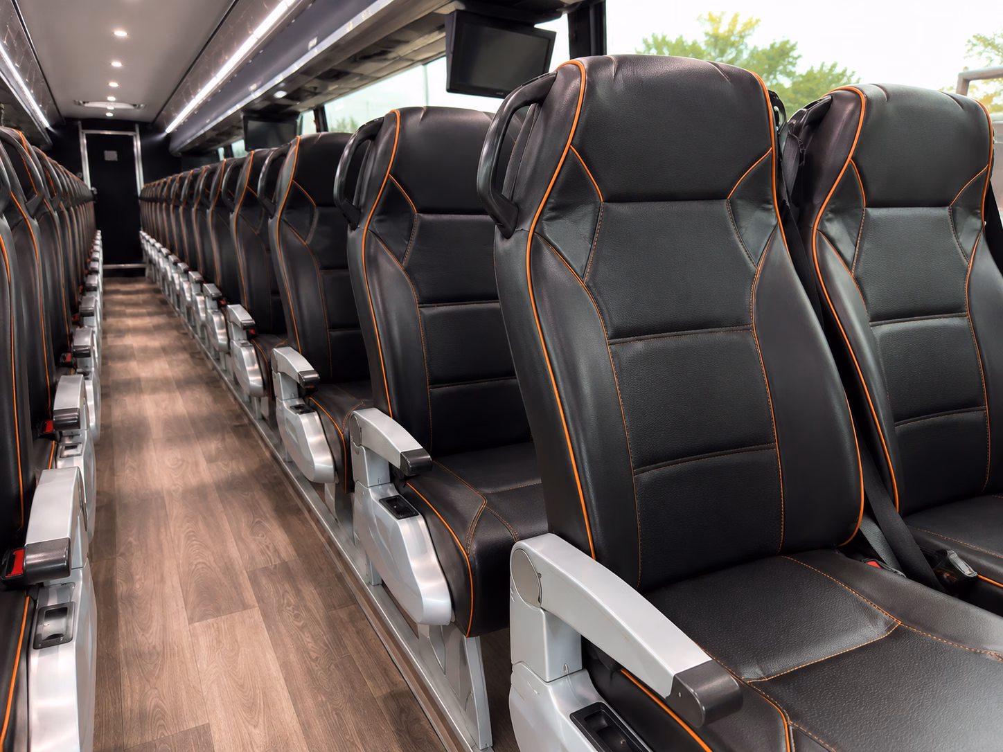 finding the right bus size for your fort lauderdale wedding group
